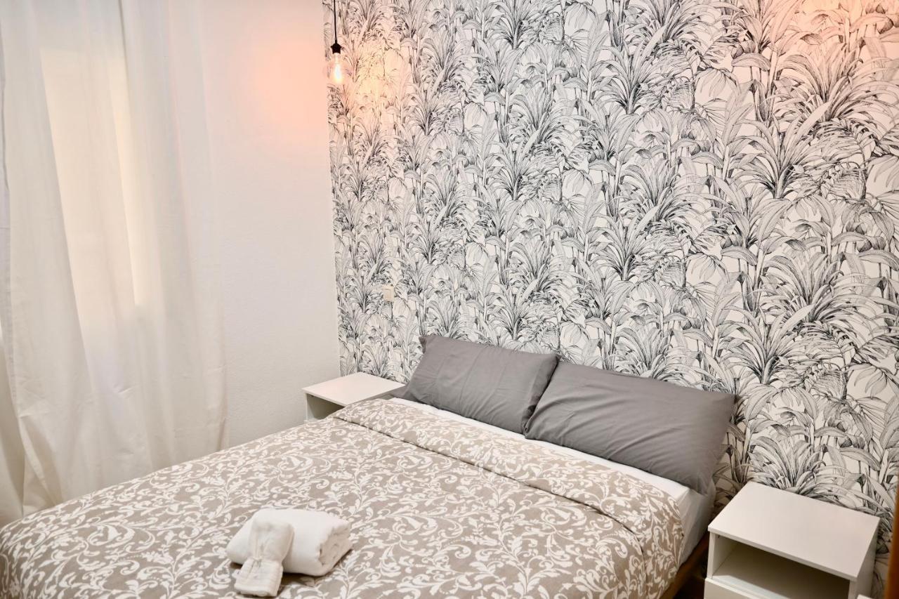 For You Rentals Centrico Apartamento Temporal En La Calle Infanta Inf1A Madrid Exteriér fotografie